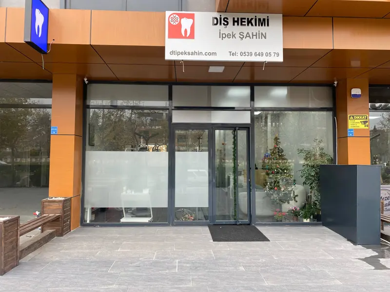 Muayenehane Girişi